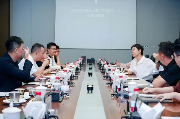 科技共襄,技术共享!知乎与比亚迪仰望启动“智解中国技术”战略互访