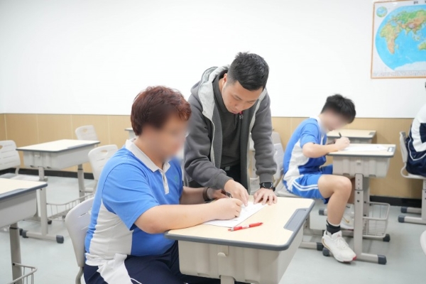 1750845912176010.jpg 大朋友高考复读学校开放日,揭秘沉浸式高效学习体验