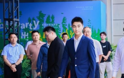 何猷君入主寰聚：丛里·TAI用一场“丛林party” 开启寰聚与星竞威武融合文旅商业新版图