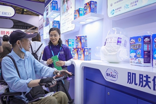 包大人亮相上海老博会，引领银发生活品质升级