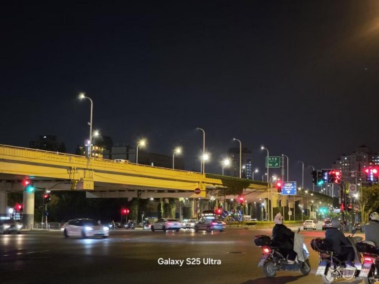 三星Galaxy S25 Ultra测评：AI驱动体验的巨屏旗舰天花板