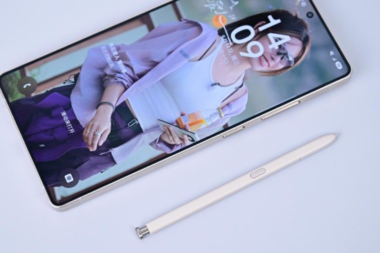 三星Galaxy S25 Ultra测评：AI驱动体验的巨屏旗舰天花板