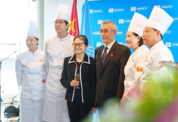 西部马华餐饮集团走进联合国