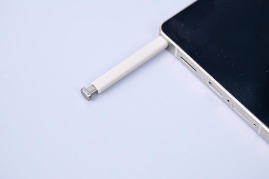 三星Galaxy S25 Ultra测评：AI驱动体验的巨屏旗舰天花板