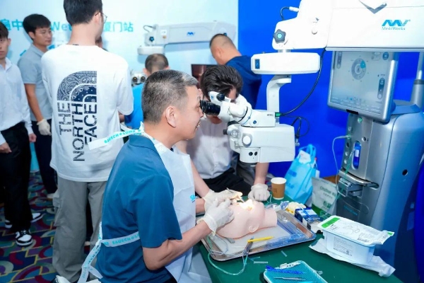 华厦眼科国际论坛架设“智慧桥”，铺就“光明路”