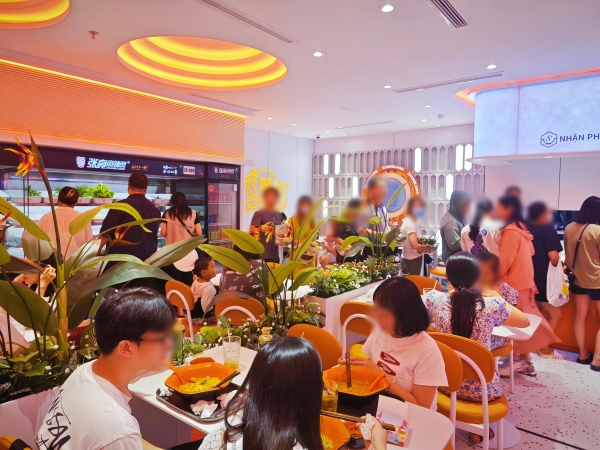  张亮麻辣烫17周年：一碗热辣暖世界，创新步履永不停