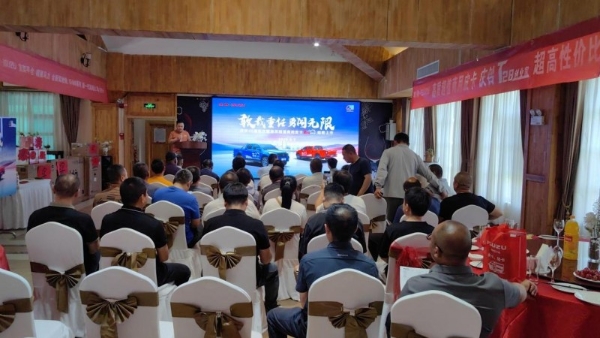  开着T28创业家皮卡送哈密瓜，庆铃皮卡人人夸