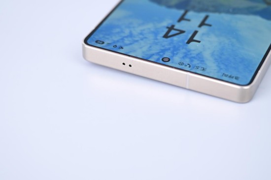 三星Galaxy S25 Ultra测评：AI驱动体验的巨屏旗舰天花板