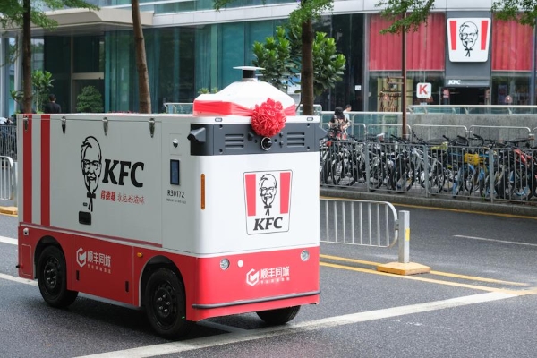 顺丰同城无人车月活路线上万条 ，无人物流迎爆发性增长元年