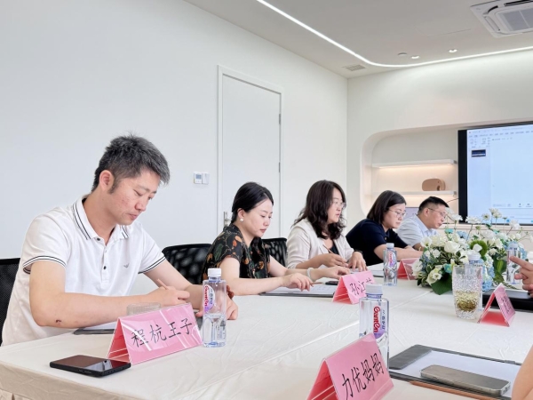  重磅发布：全球首个AI“高考”课程出炉！英国LRN考试局为中学生铺设通往未来的“新赛道”