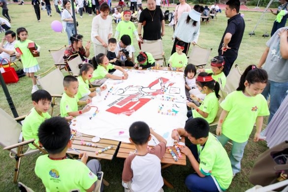 战马新品上市，为青少年成长注入新活力