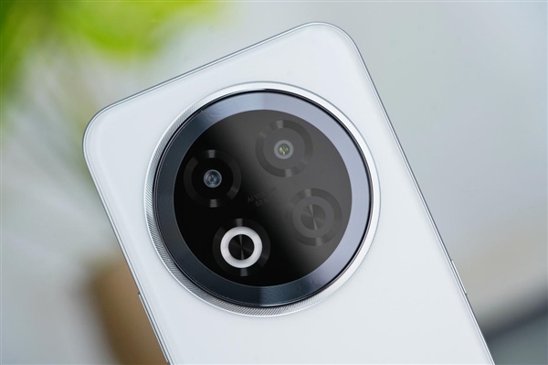 行业首款南德三防认证手机！魅族Note 16 Pro流云白图赏