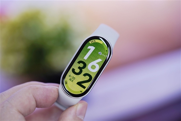 超窄四等边跑道屏！小米手环10 NFC版图赏