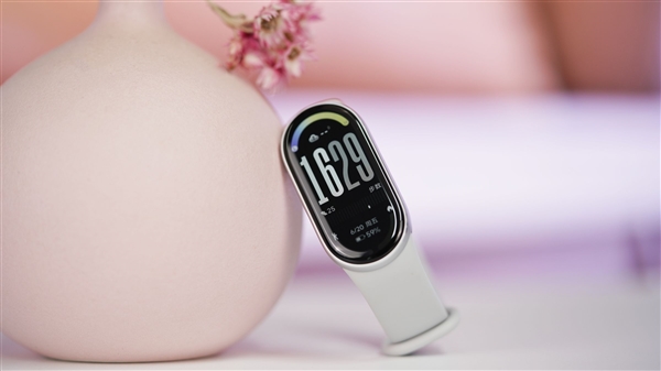 超窄四等边跑道屏！小米手环10 NFC版图赏