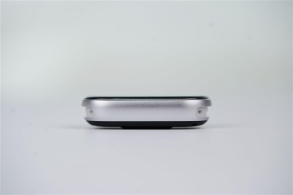 超窄四等边跑道屏！小米手环10 NFC版图赏