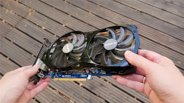 13年前的GTX 660实测FSR等现代超分!结果不出所料没啥用