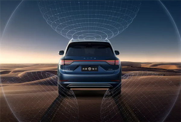 50万级销冠升级！问界M9迎OTA：智驾自动鸣笛、隔空开门