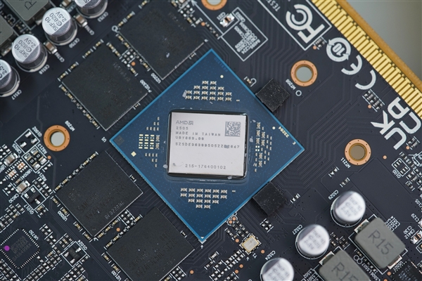 纯白高颜值!蓝宝石RX 9060 XT极地8GB OC显卡图赏