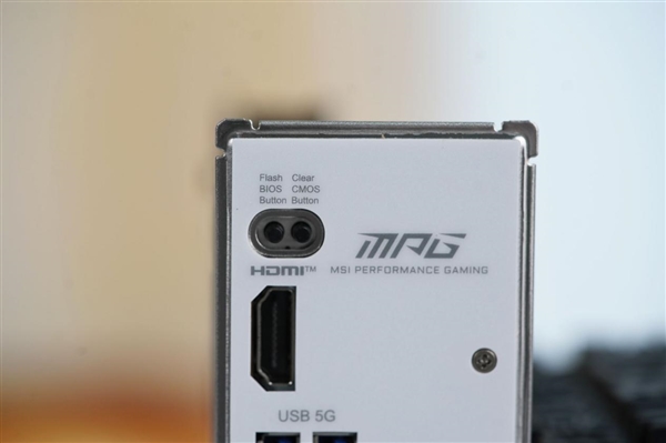 ITX小巧强悍！微星MPG B850I EDGE TI WIFI图赏