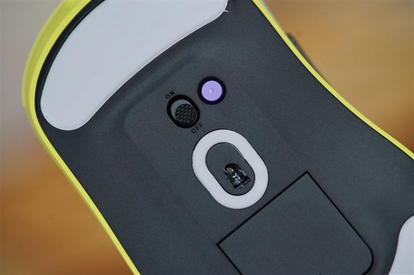 2万帧率中小手！雷柏VT3S Max鼠标图赏