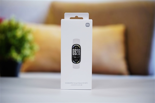 超窄四等边跑道屏！小米手环10 NFC版图赏