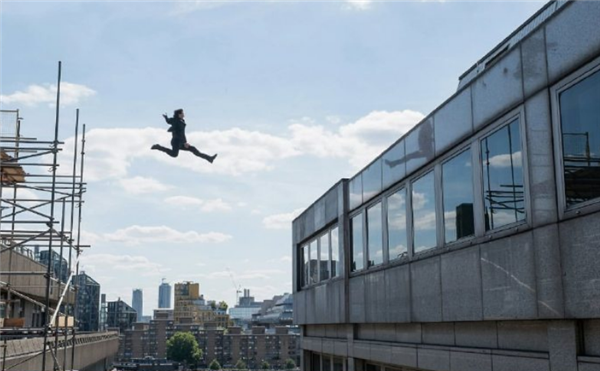 最受赞赏、收入最高的演员之一！汤姆克鲁斯获奥斯卡终身成就奖