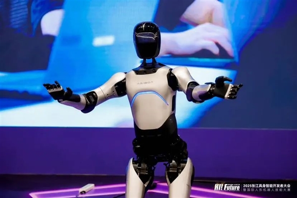 智元远征A2创新纪录:成全球首个中、美、欧认证的人形机器人