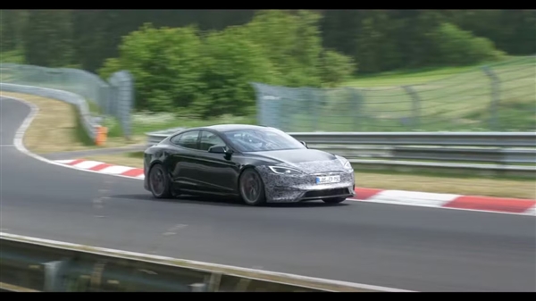 2026款特斯拉Model S Plaid现身纽北赛道 冲击小米SU7 Ultra纪录