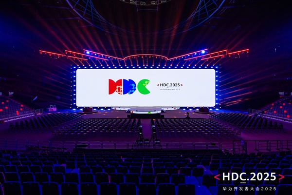 华为鸿蒙6首次亮相：史上最完美的纯血鸿蒙