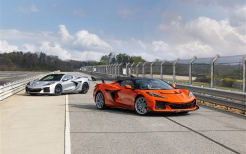 史上最强！科尔维特ZR1X超跑发布：V8+电机 零百加速2秒内
