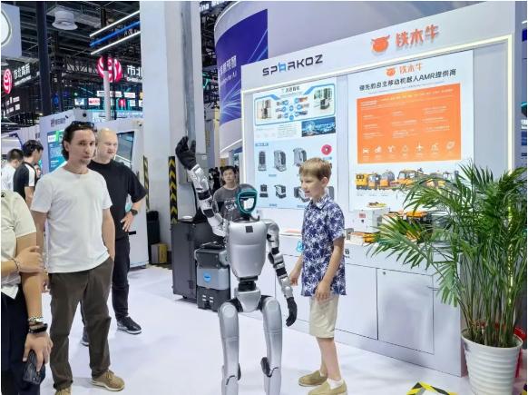 智创未来 | 长三角绿洲智谷闪耀2025WAIC，携手园区科技企业共筑AI新生态