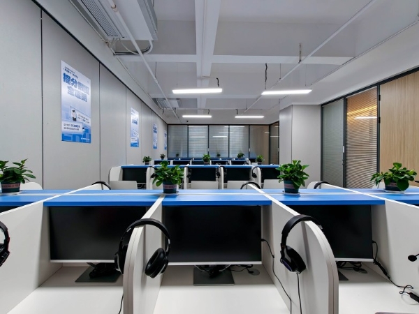 科技赋能高考复读：大朋友高考复读学校AI系统助力学生精准提分 