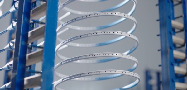 尤尼克斯、李宁、胜利...现在请记住第四个名字：中国薰风 