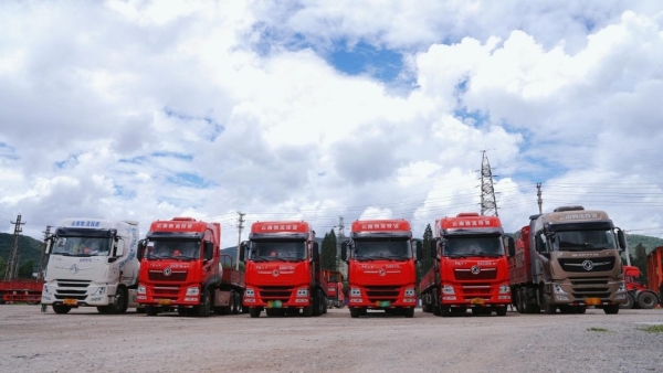 16载幸福同行 东风商用车携手云南洪盛祥物流绘就幸福图景 