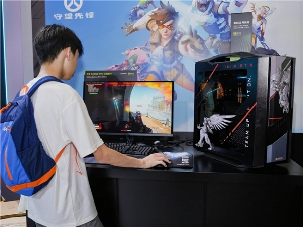 BW2025雕宅首日狂欢，技嘉AORUS梦想主场引爆电竞狂潮