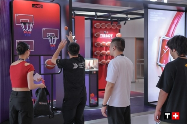 天梭精准计时2025国际篮联女篮亚洲杯赛场 