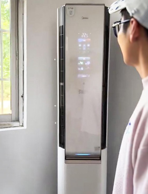 当默默坚守遇见暖心关怀——美的空调以“无风感”的守护，揭开乡村公益行动序幕 