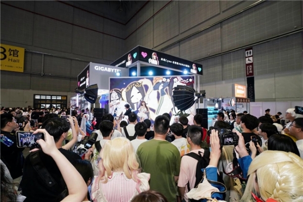 BW2025雕宅首日狂欢，技嘉AORUS梦想主场引爆电竞狂潮