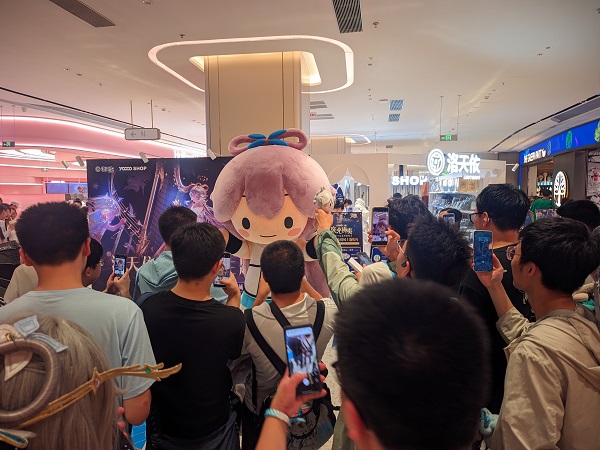 全息巡演首场超燃来袭 洛天依带你嗨翻夏日 