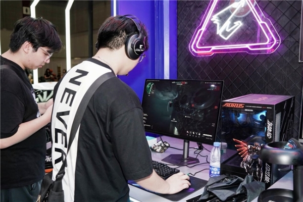 BW2025雕宅首日狂欢，技嘉AORUS梦想主场引爆电竞狂潮