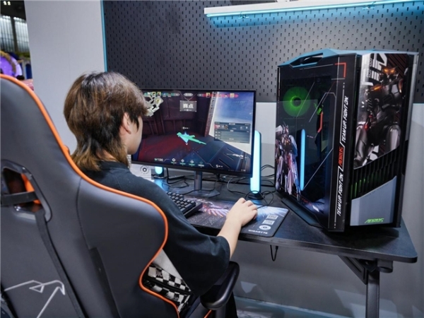 BW2025雕宅首日狂欢，技嘉AORUS梦想主场引爆电竞狂潮