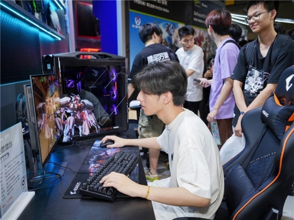 BW2025雕宅首日狂欢，技嘉AORUS梦想主场引爆电竞狂潮