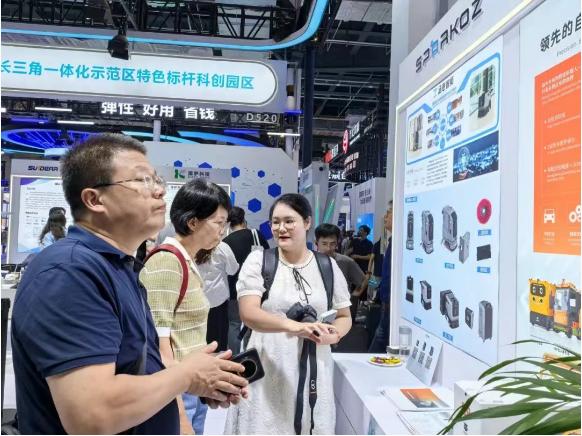 智创未来 | 长三角绿洲智谷闪耀2025WAIC，携手园区科技企业共筑AI新生态