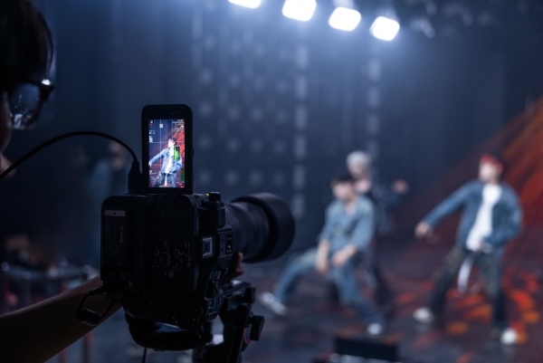 “佳直播”携手海川星辰，打造明星感团播新体验！  