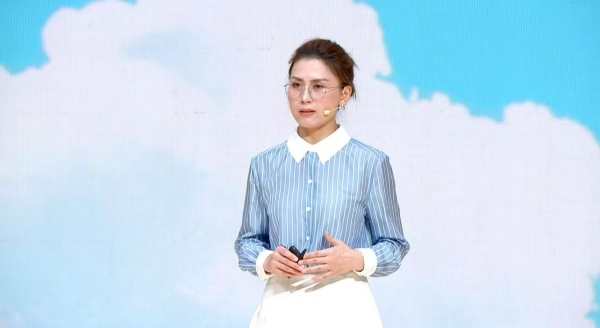 给中国女生的一份可爱提案 爱玛&黄油⼩熊可爱联名发布会盛大开启 