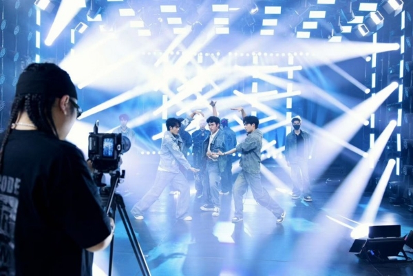 “佳直播”携手海川星辰，打造明星感团播新体验！  