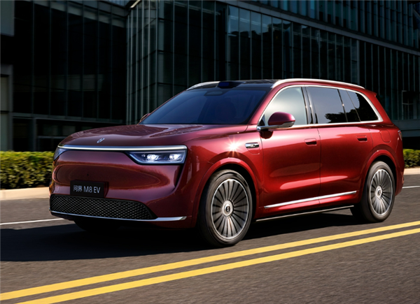 鸿蒙智行再夺新势力周销冠军：均价40万的问界M8狂卖5570辆！