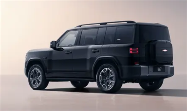 30万级SUV新玩家！方程豹钛7内饰首曝：四季度上市