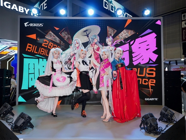 技嘉高能“全家桶”集体亮相BW!还有300万的奢华痛车