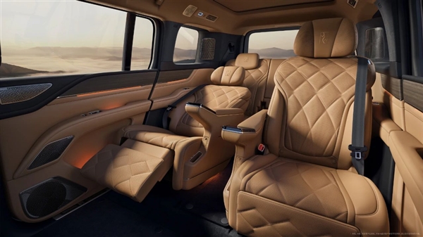 比亚迪售价超百万的豪华SUV！仰望U8L内饰官图公布：一深一浅